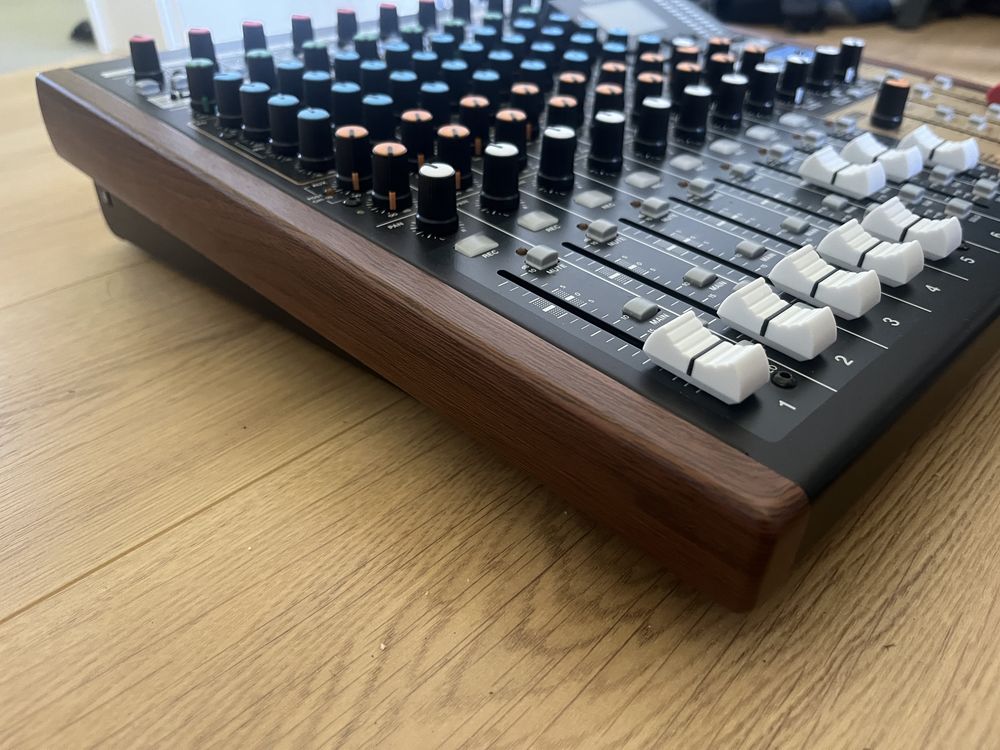 TASCAM Model 12 - mikser / multitrack recorder / interfejs audio