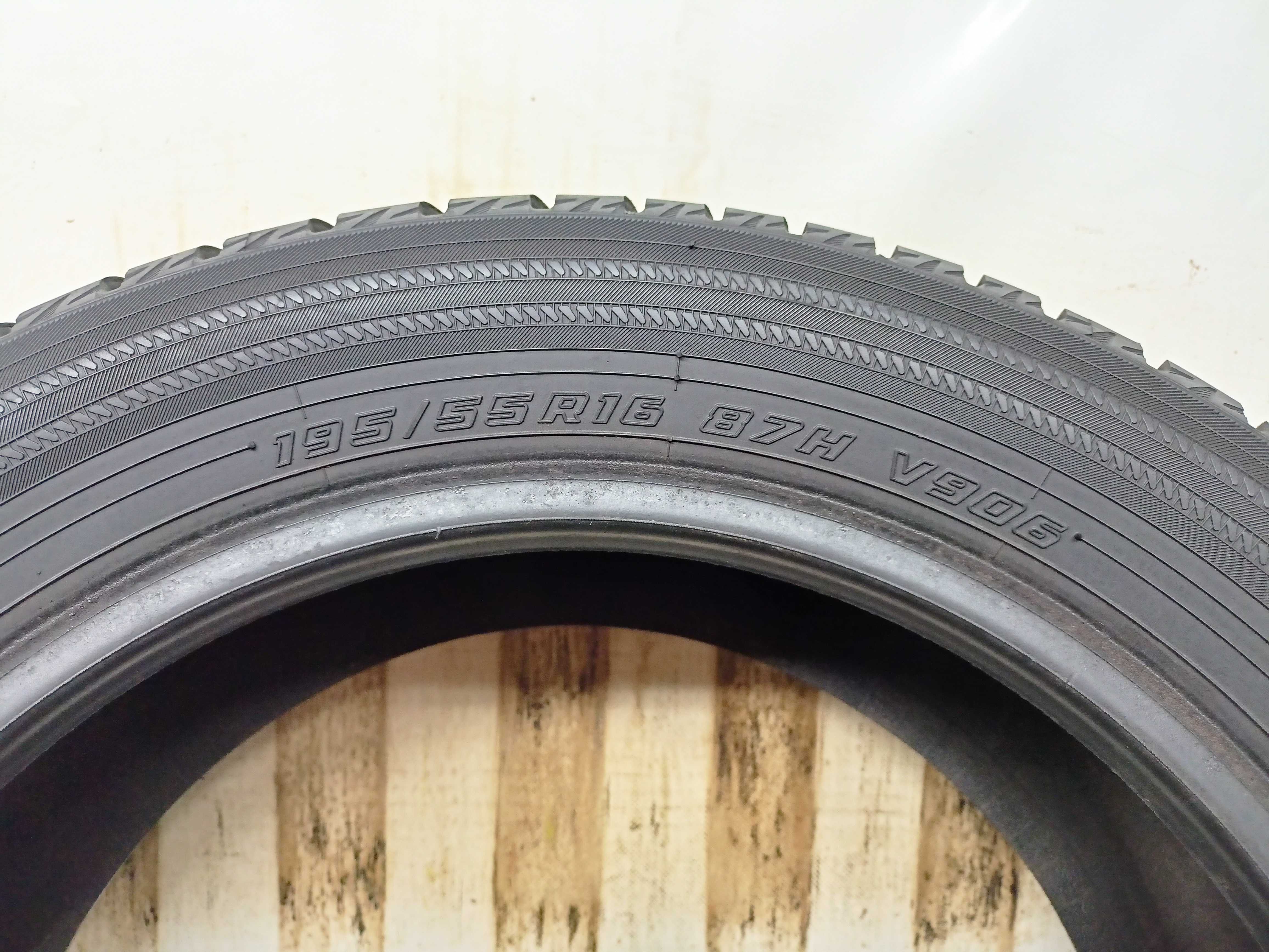 Yokohama BluEarth Winter 195/55/16 22r. 87H 8,2mm (4575)