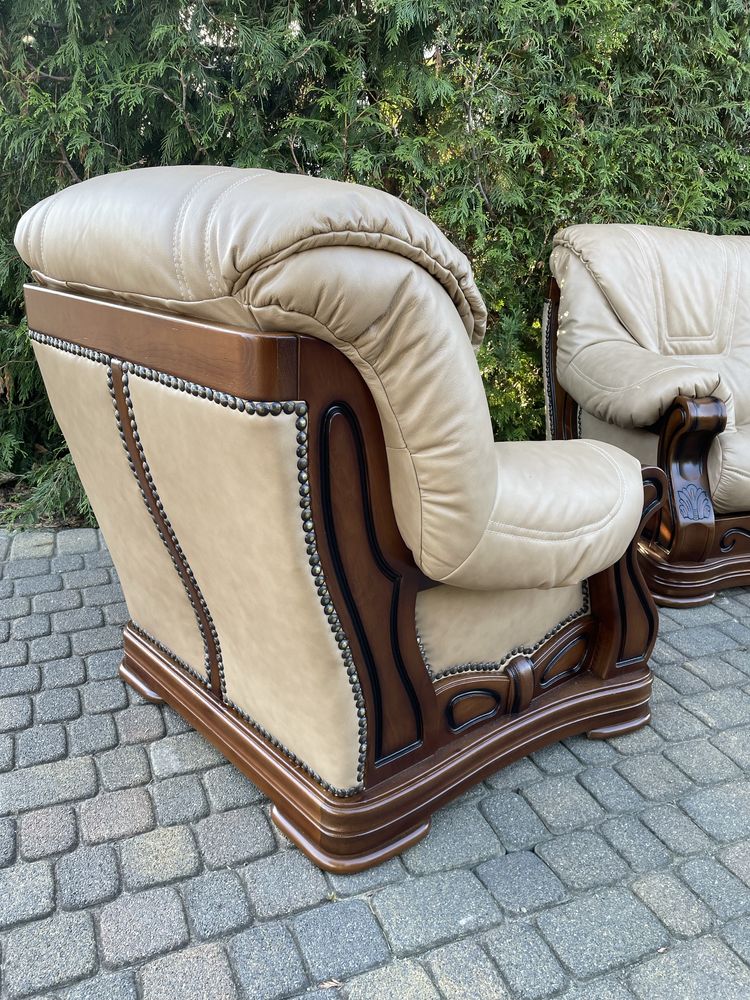 Zestaw wypoczynkowy po renowacji nowa naturalna skóra sofa fotele ława