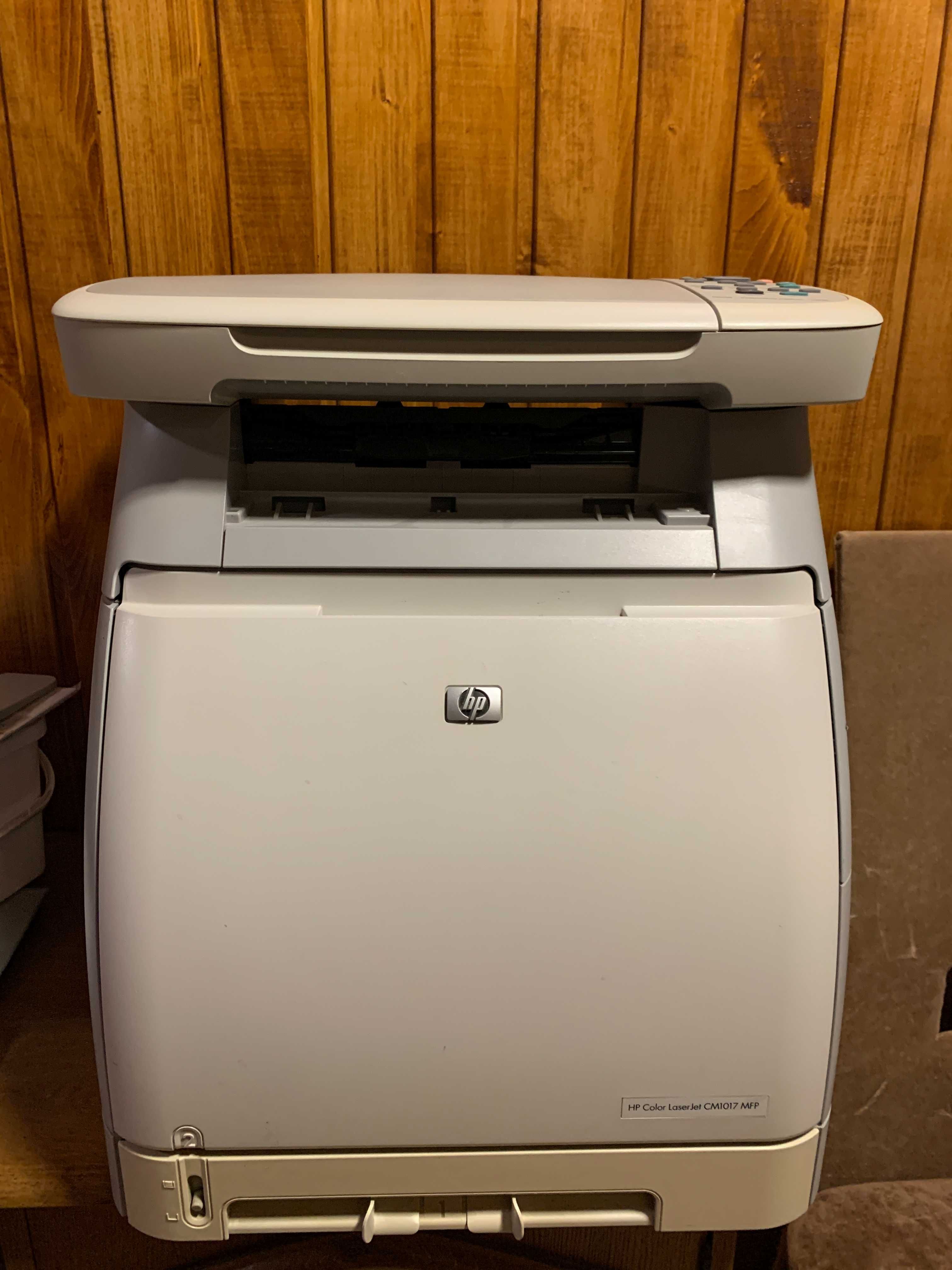 HP ColorJet CM1017 MFP