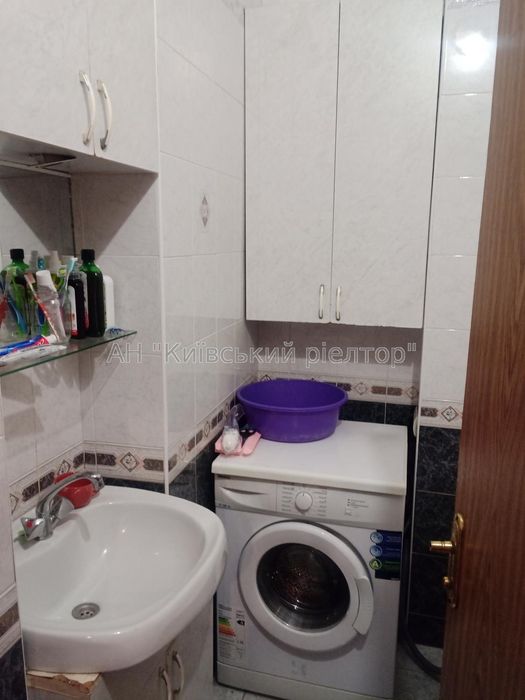 Продаж недорого 4 к. квартири в затишному ДВРЗ!