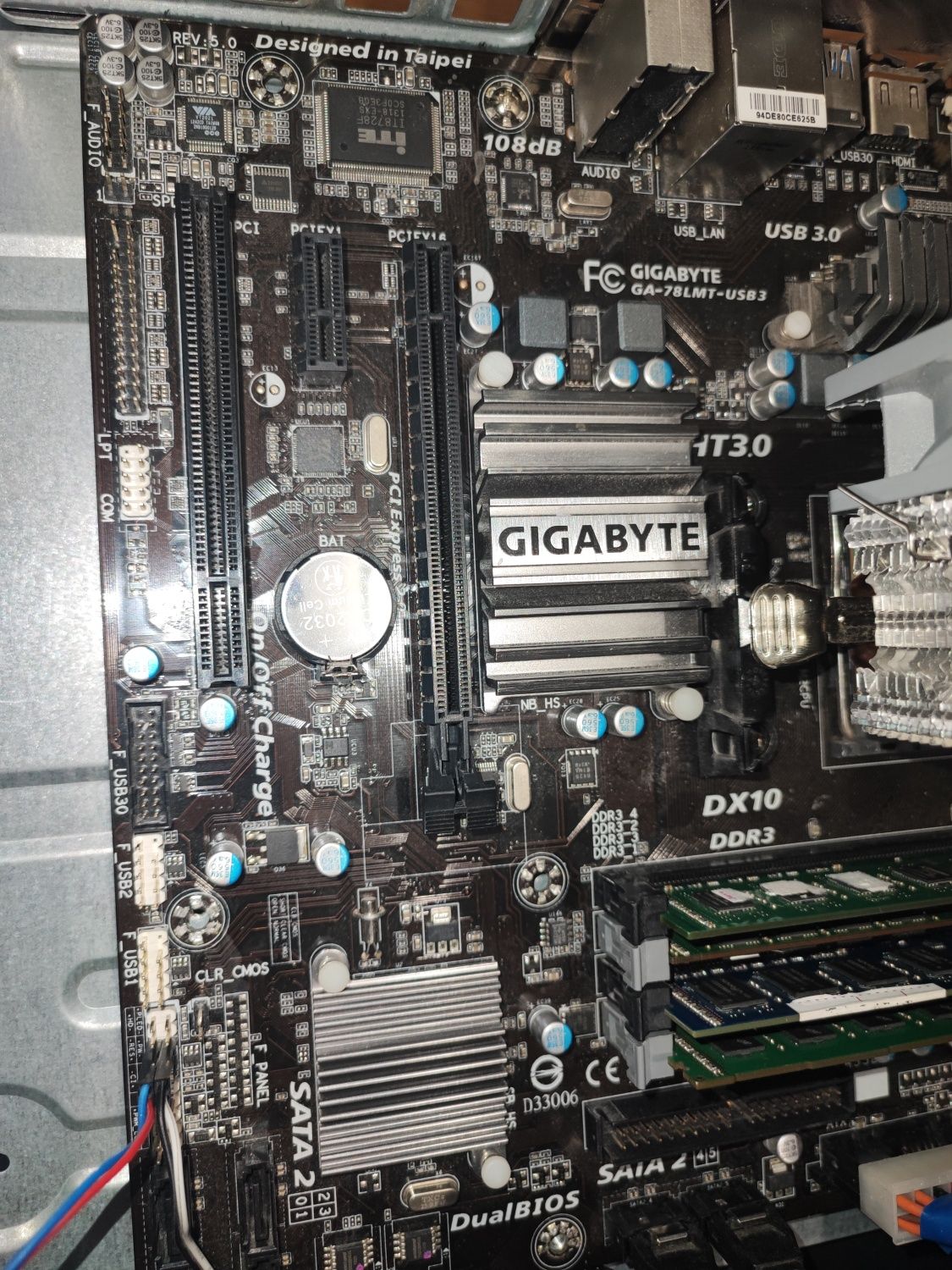 Материнська плата GIGABYTE AM3+ FX-8300