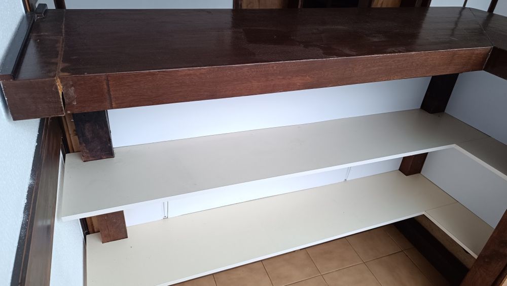 Balcão em madeira