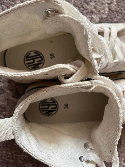 Высокие текстильные кроссовки/кеды в стиле Converse