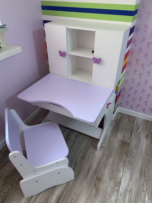 Дитячий письмовий столик