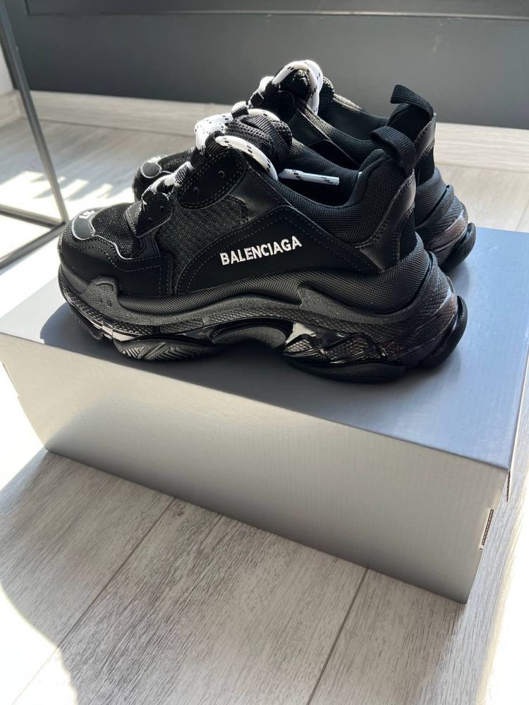 Кроссовки balenciaga triple s clear sole black 36-40