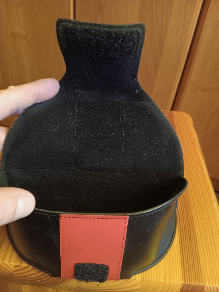 Futeralik na okulary Solano