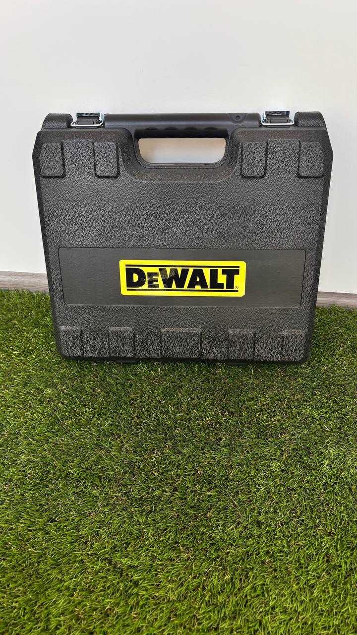 Мощный шуруповерт Dewalt в кейсе с набором инструментов два АКБ деволт