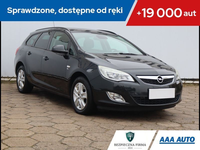 Opel Astra 1.4 T, Klima, Tempomat, Parktronic, Podgrzewane siedzienia