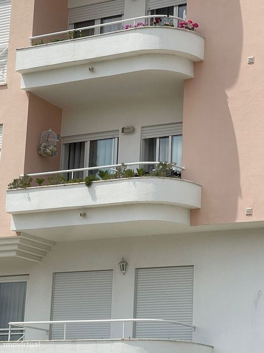 Apartamento com 4 quartos equipado e plenamente  mobilado, no centro d