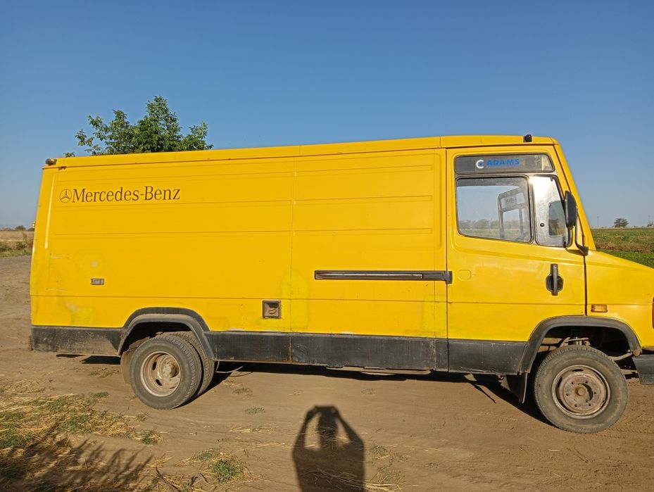 Мерседес грузовий продам