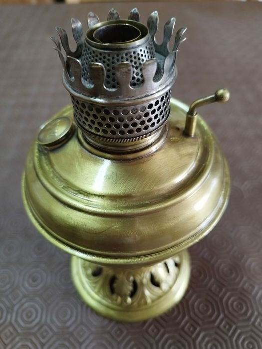 Candeeiro petróleo antigo (electrificado)