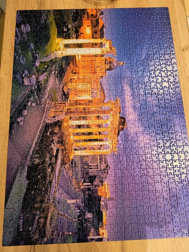 Puzzle 1000 elementów & Multimedia