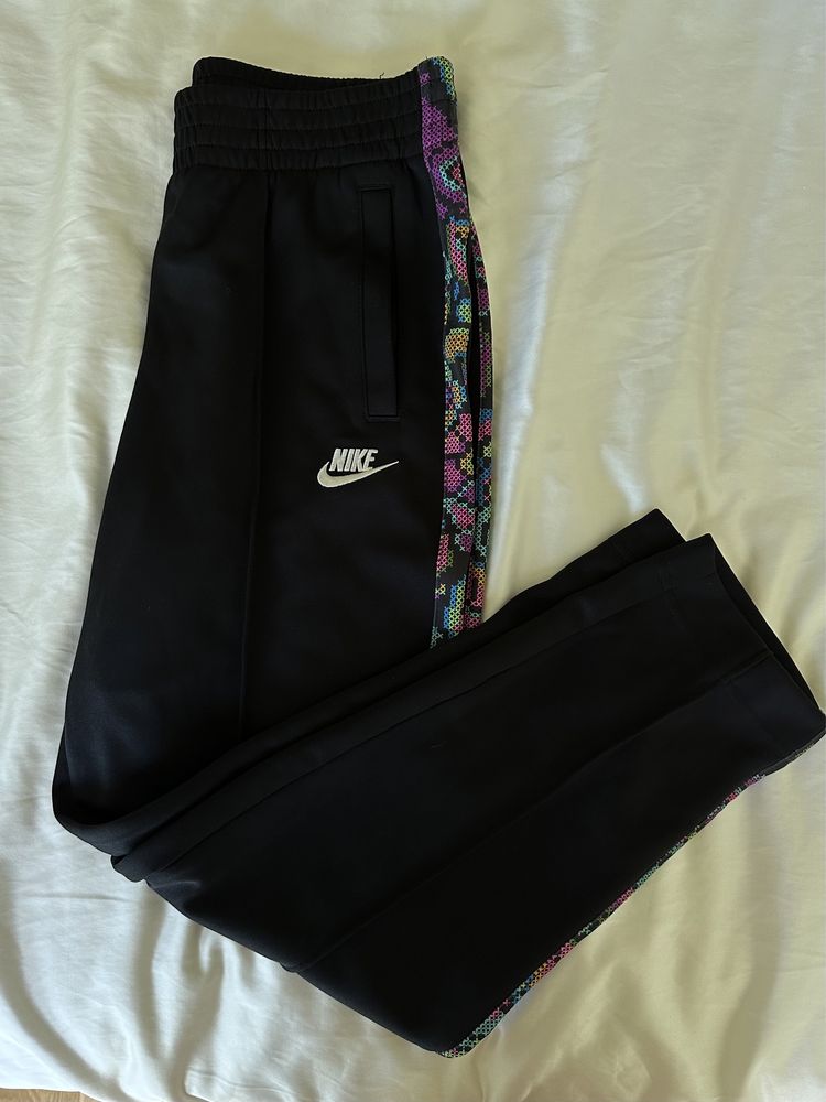 Calças Nike Sportswear preta cintura subida