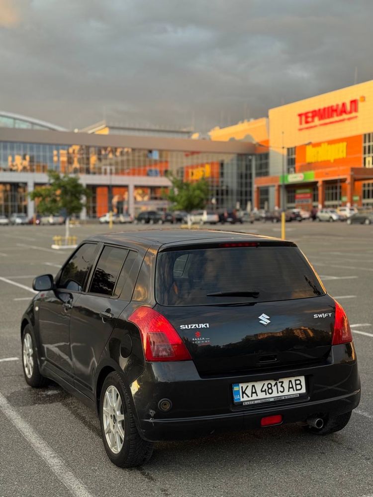 Suzuki swift 1.5 AT