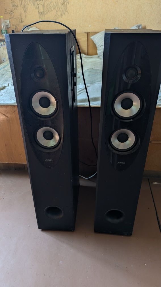 Продам колонки фенда x-60