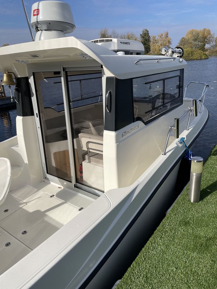 Катер Quicksilver 675 Pilothouse