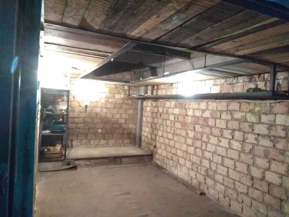 Продам гаражний бокс в ГБК Березняки-2.  вул. Березняківська, 25