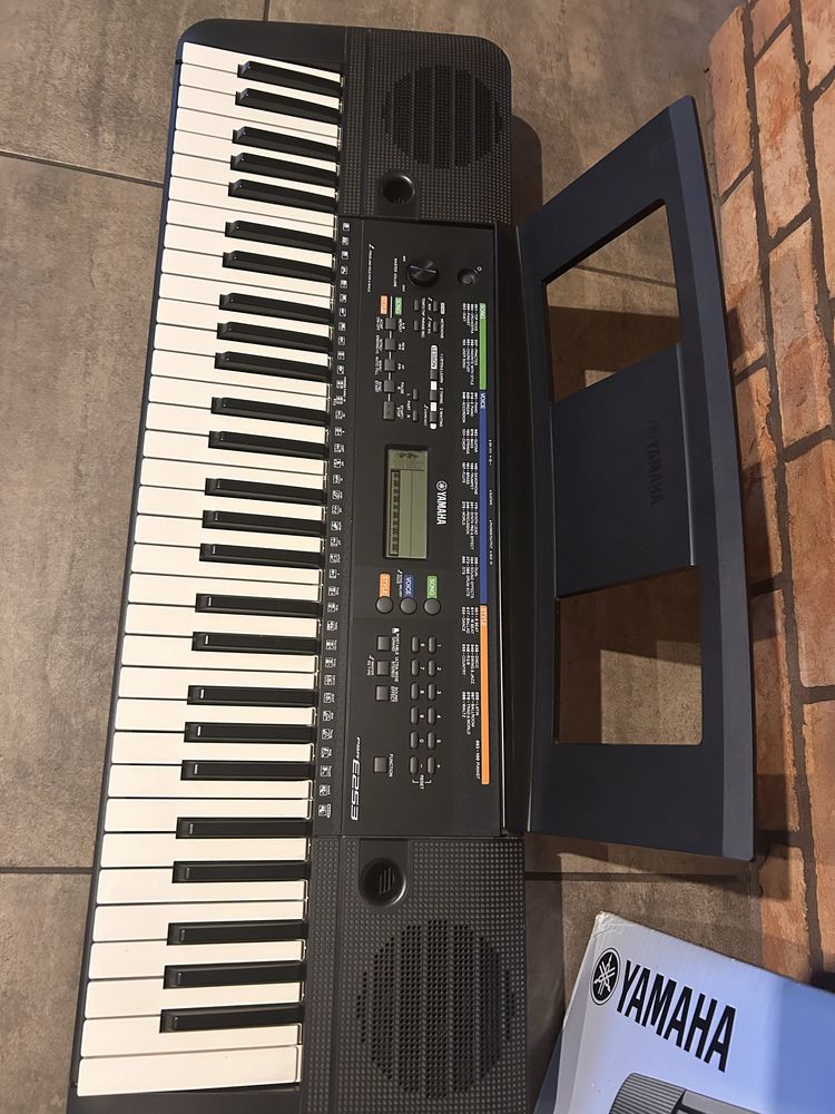 Sprzedam keybord Yamaha psr-E253