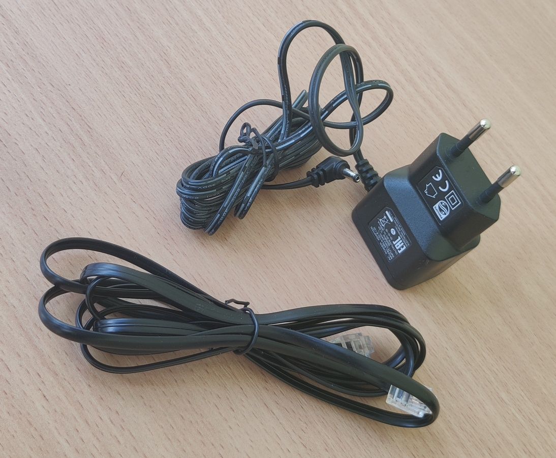 Телефон Philips D450 с аккумуляторными батарейками