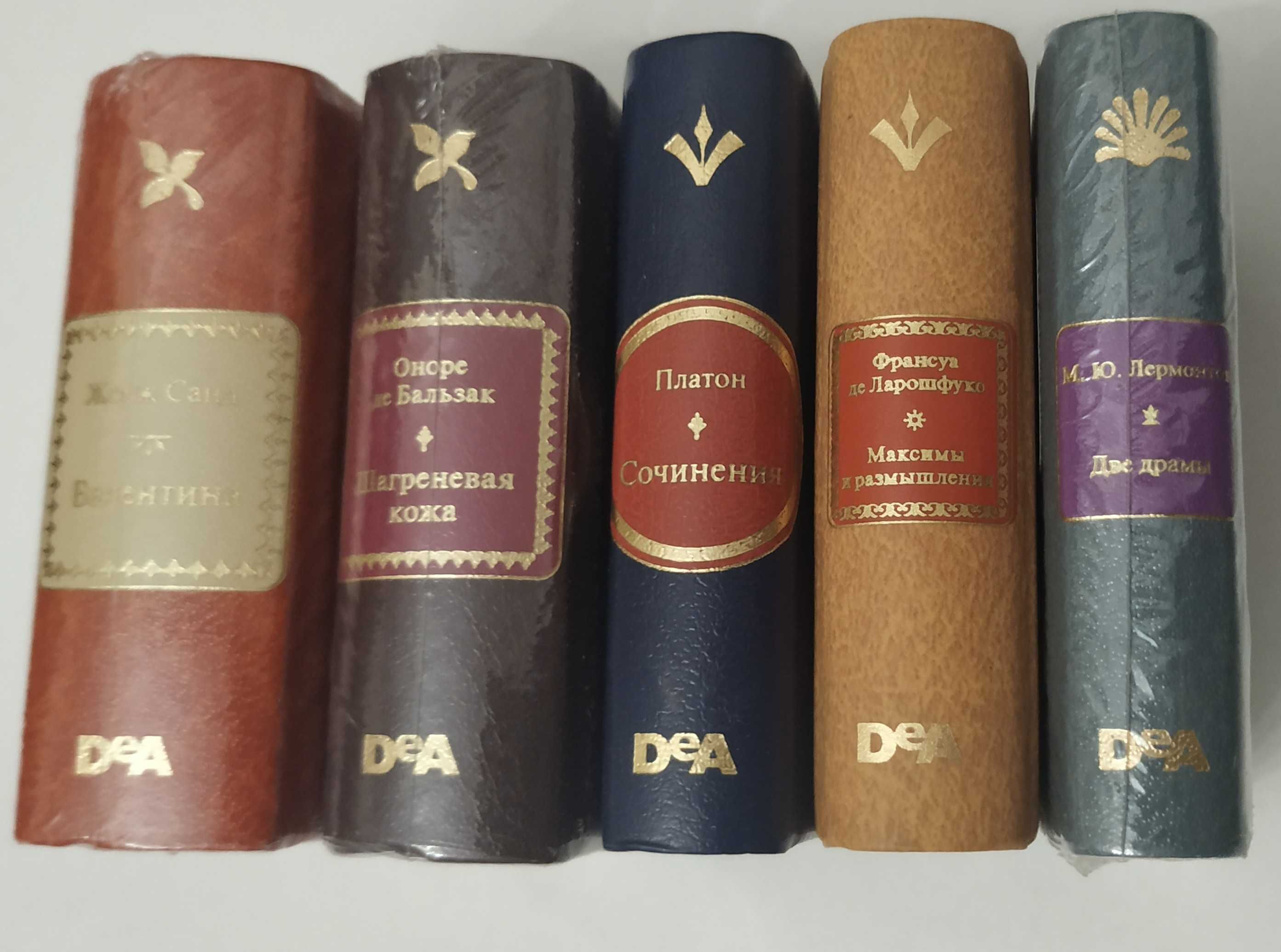 Шедеври Світової Літератури в МІНІАТЮРІ. 4 комплектів по 5 книжок