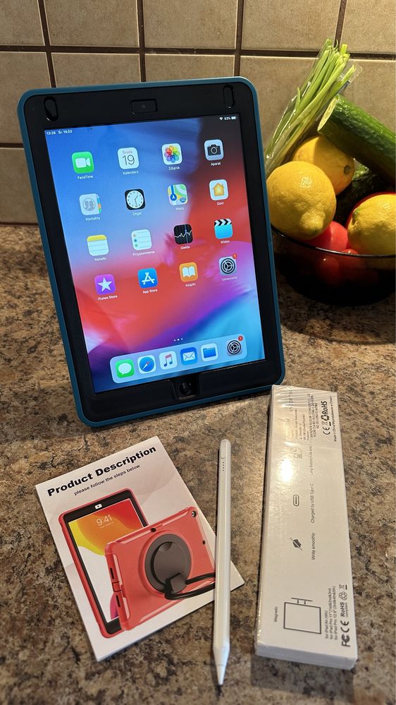 Tablet iPad Apple Retina 10” + nowe etui - cały zestaw