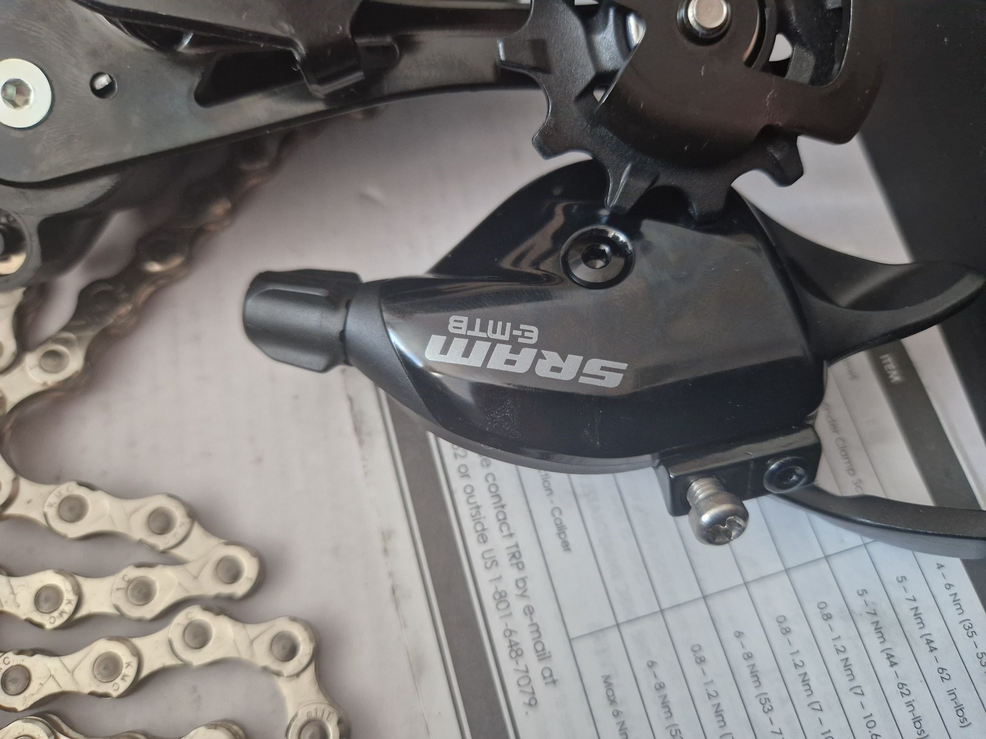 Zestaw Hamulce Sram Code R Manetka Przerzutka Sram NX 11 Speed