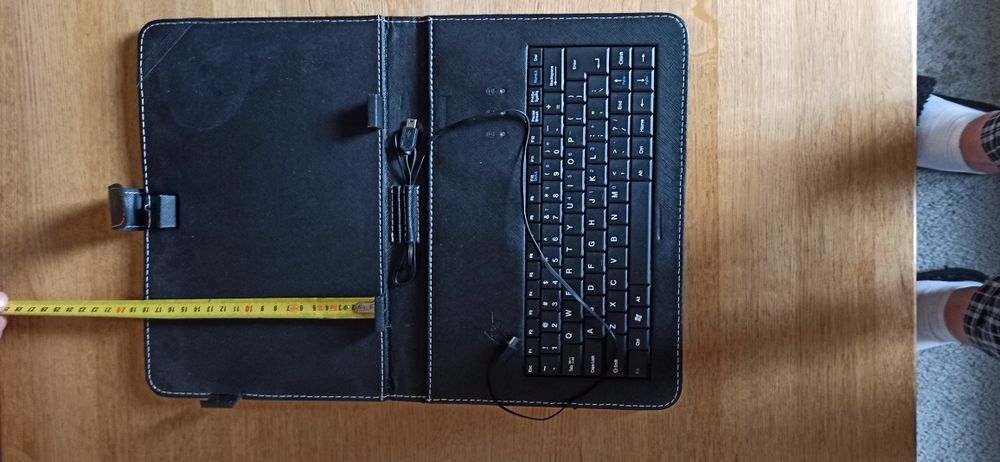 Etui do tableta z klawiaturą