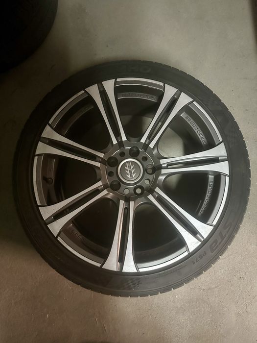 Momo Corse  VW Golf 6