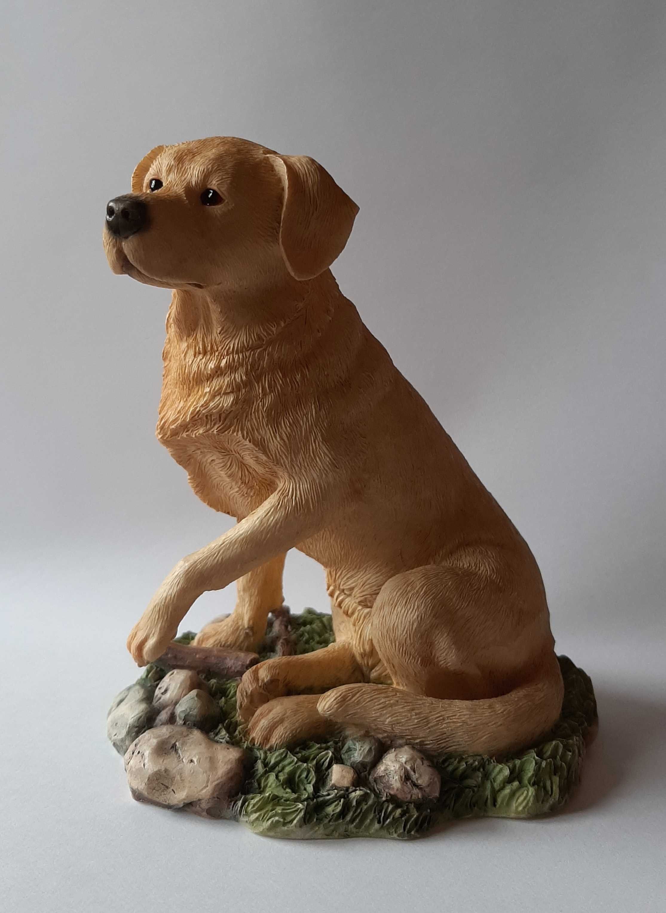 figurka pies labrador Leonardo Collection