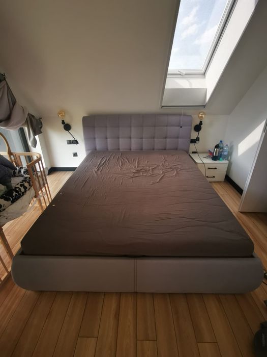 Łóżko z pojemnikiem na pościel 160cm