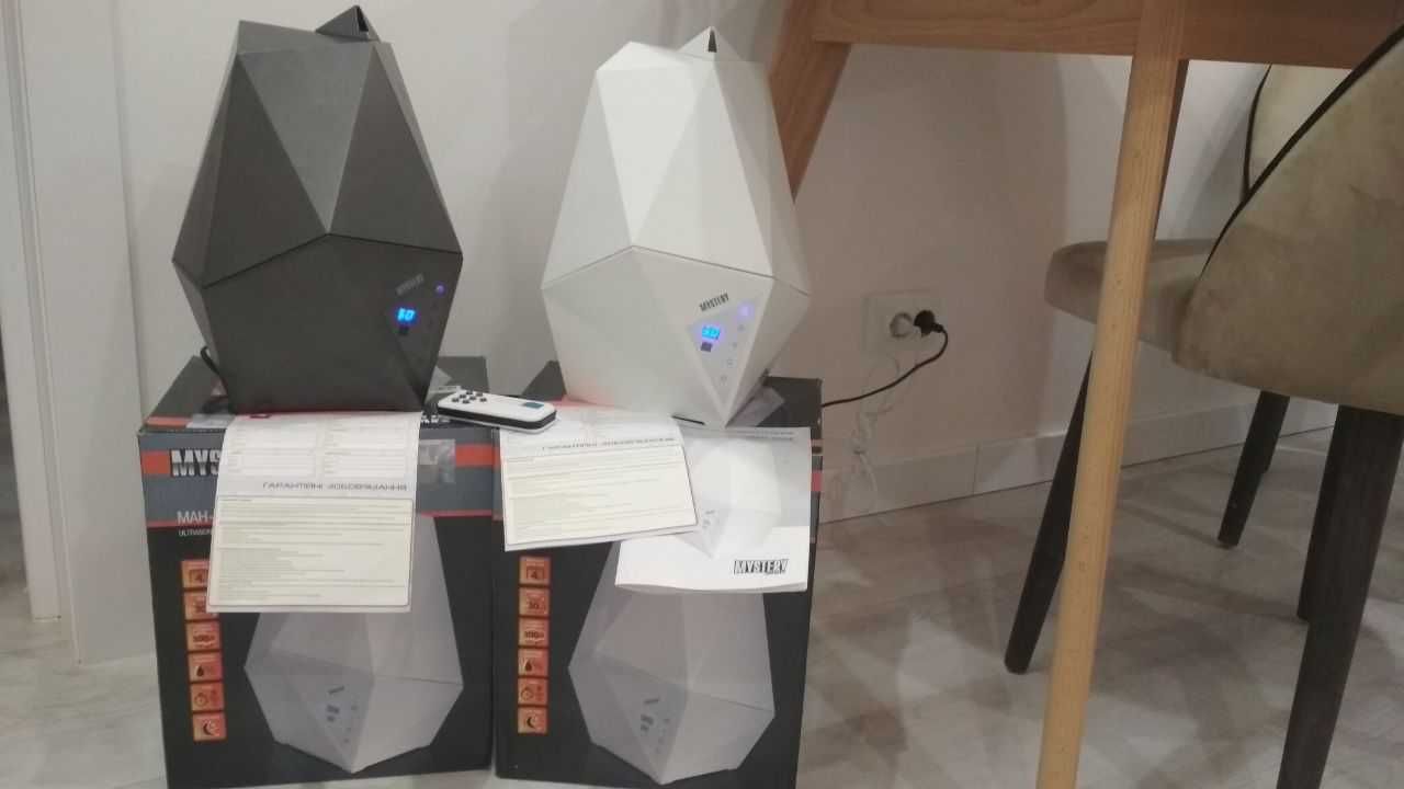 Увлажнитель воздуха комнатный Mystery MAH-2604 черный графит белый