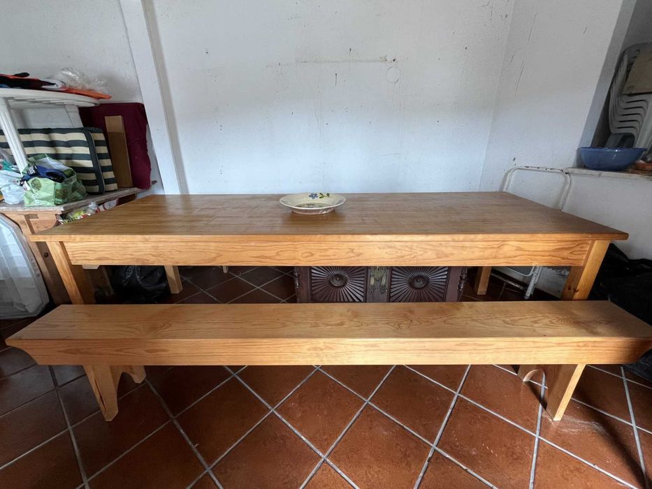 Mesa grande madeira maciça (280cm) + 2 bancos corridos