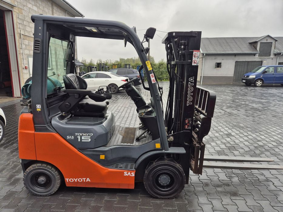 Wózek widłowy TOYOTA 8FGF15, triplex, przesuw, 4 sekcje, terenowy