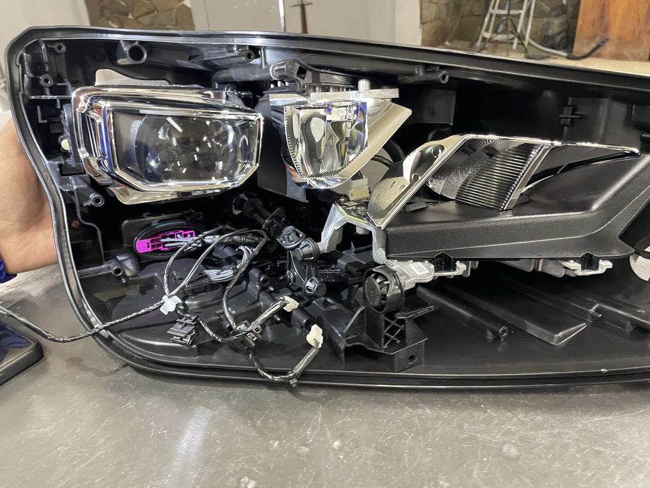 Ремонт фар авто - заміна скла, корпусу, полірування. Перепаковка.