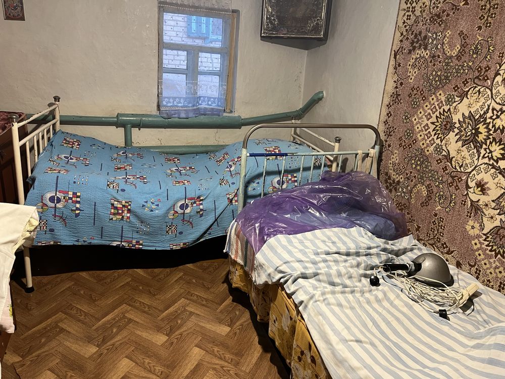 Кровать з сіткою