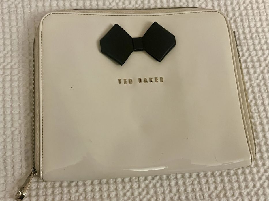 Pochete Ted Baker branca com laço preto