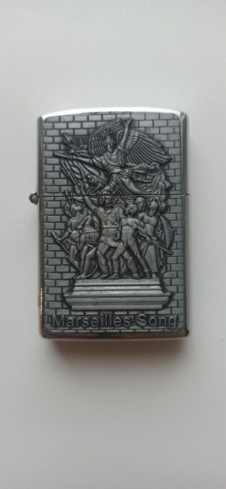 Зажигалка бензиновая