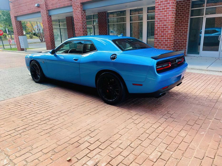 Dodge Challenger SRT Hellcat      2016
