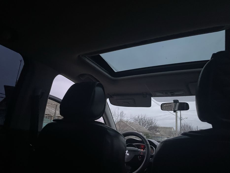 Mitsubishi Outlander 3.0 гаражне зберігання