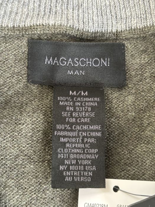 Sweter kaszmirowy męski kolor khaki Magaschoni z półgolfem rozmiar M