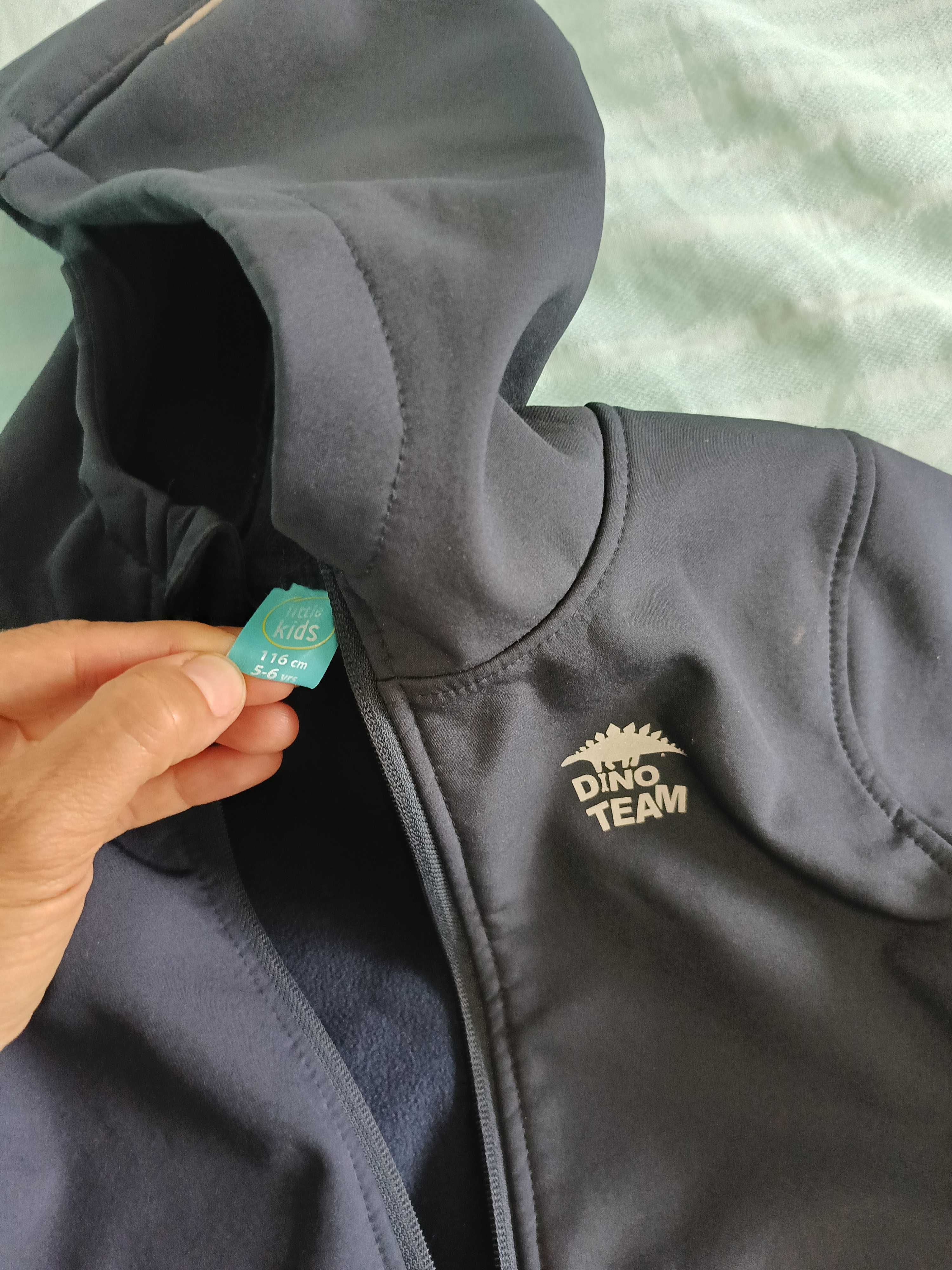 softshell 116, 5-6 lat granatowy Dino team :)