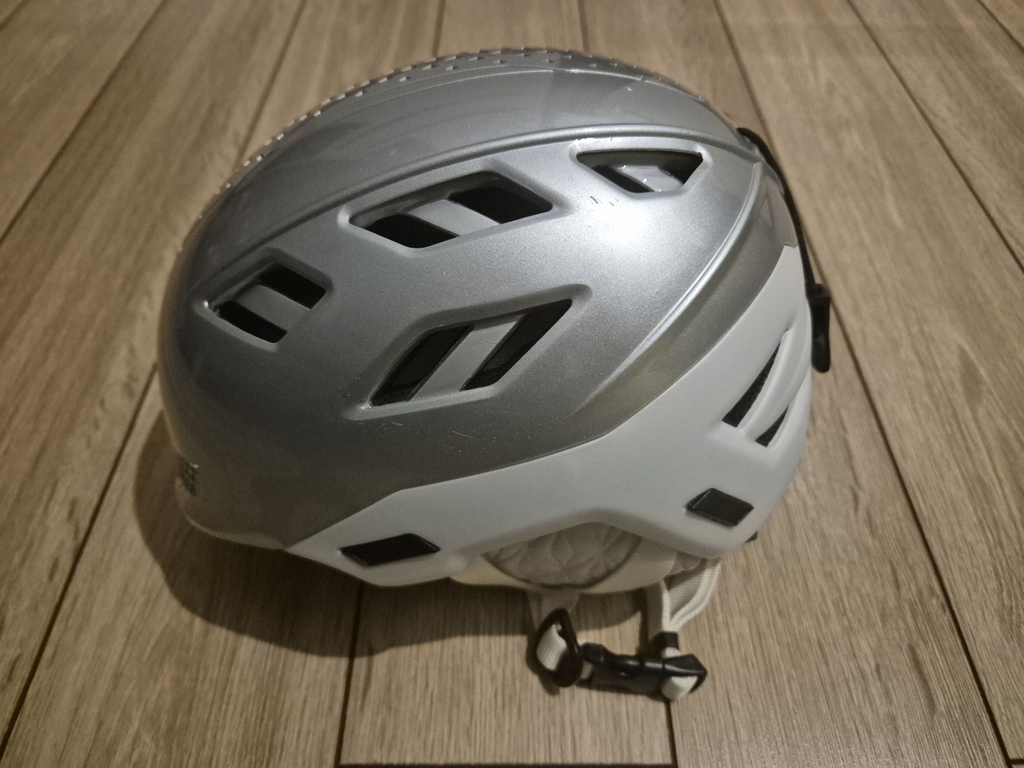 Kask narciarski damski
