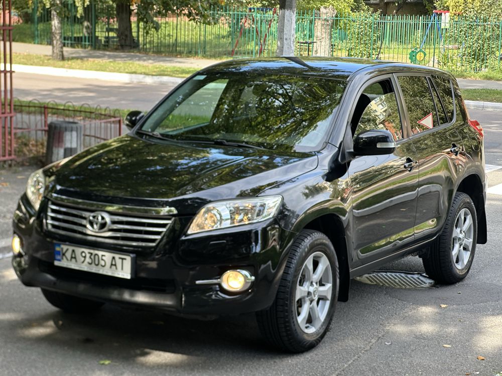 Toyota pav4 з ГБО 2011 рік автомат клімат і тд
