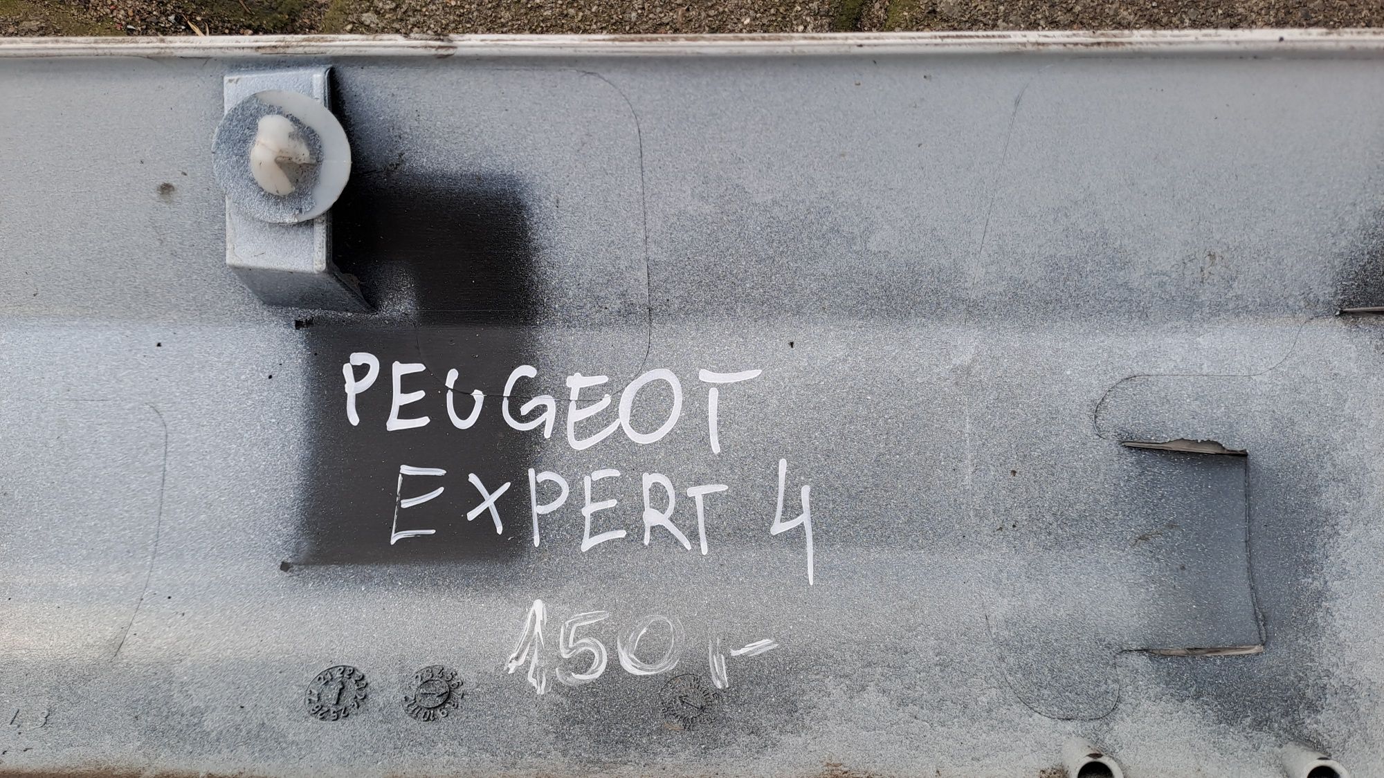 Listwa prawą drzwi rozsuwanych Peugeot  Expert 4