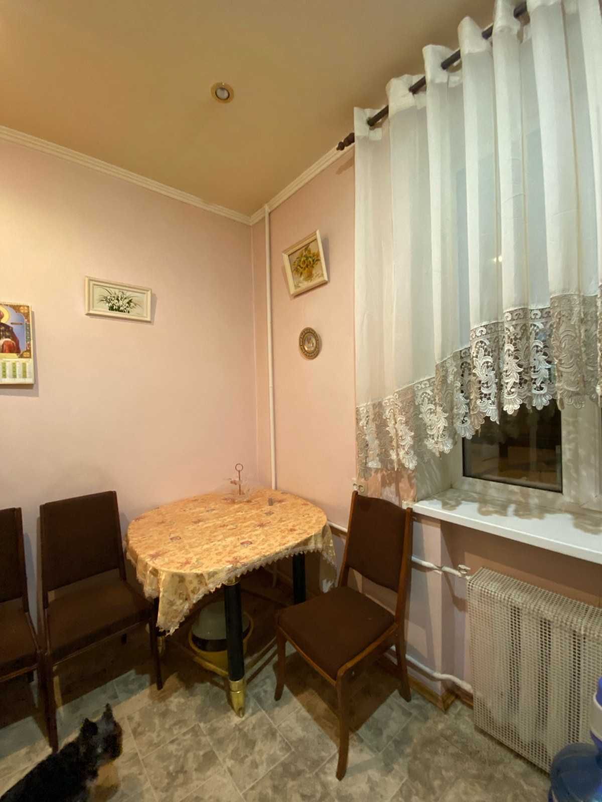 Продаж 2-к. Печерськ  П.Загребельного (Раєвського) 34 метро Печерська