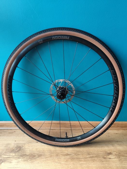 NOWE Koła 28 cali szosowo / gravelowe  Bontrager Paradigm Comp 25