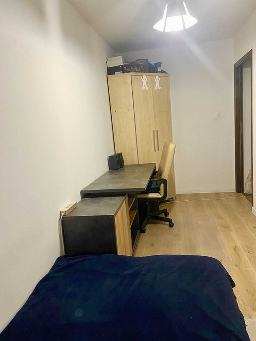 wynajmę pokój w ścisłym centrum w 3 pokojowym mieszkaniu