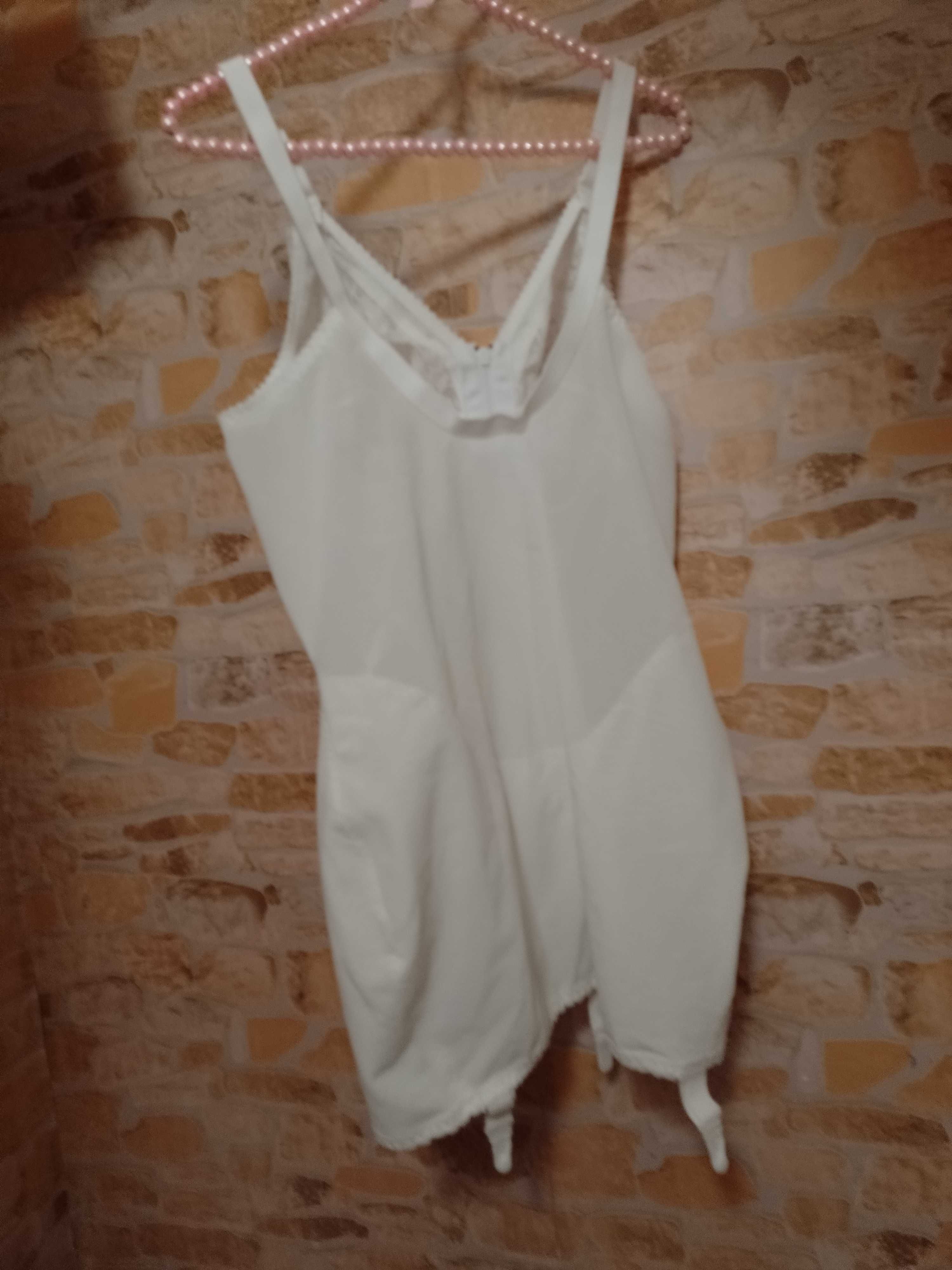 (105C) Triumph/ Biała halka modelująca do pończoch, NOWA