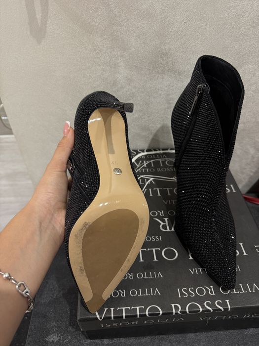 Ботильйони vitto rossi , жіночі сапоги , вечірнє взуття